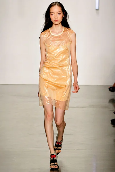 Look 3